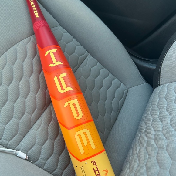 Easton Red and Orange Kids Bat - Picture 1 of 3